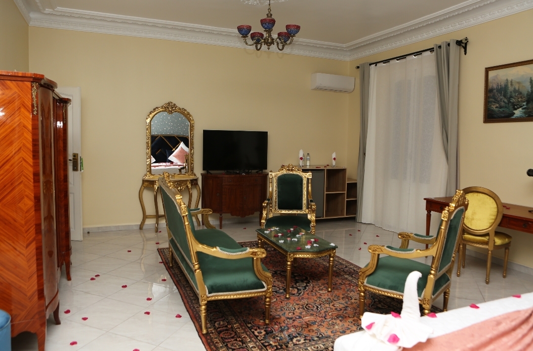 Hôtel de l'Étoile - Tour d'Hôtel